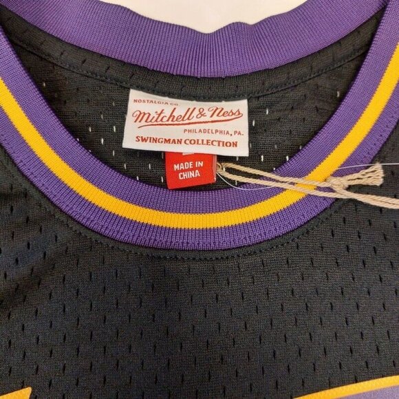Mitchell & Ness Size L Los Angeles Lakers 1984-85 Magic Johnson Swingman Jersey - Picture 4 of 8
